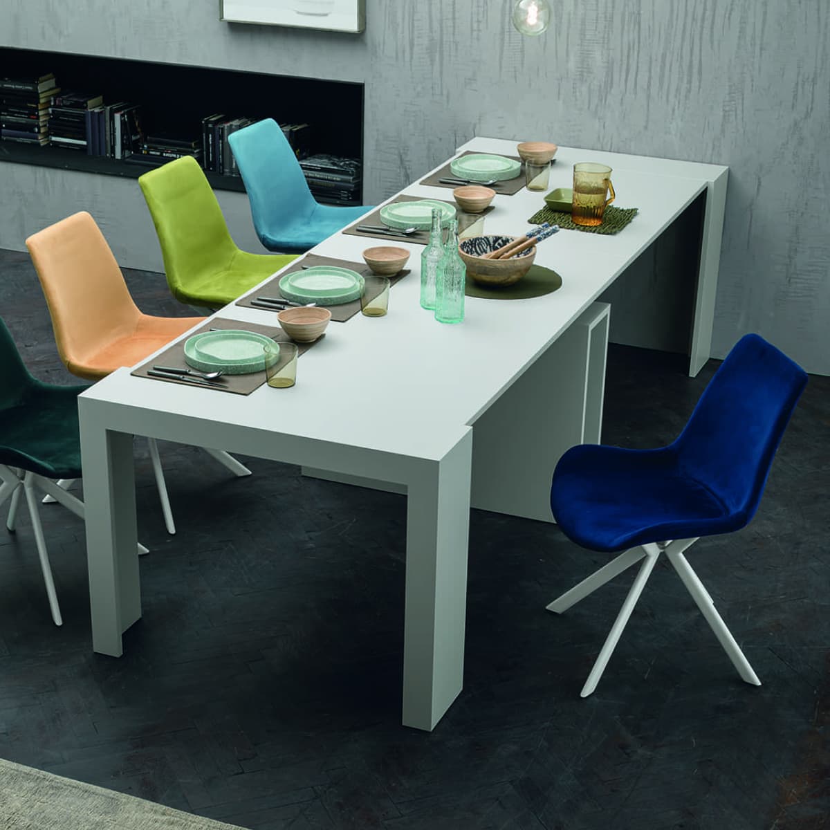 Stühle und Tisch